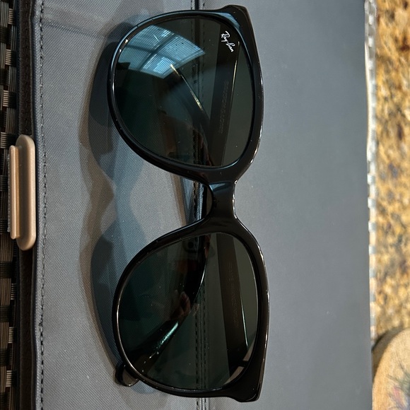 Ray-Ban Black and Green Sunglasses - Picture 4 of 5